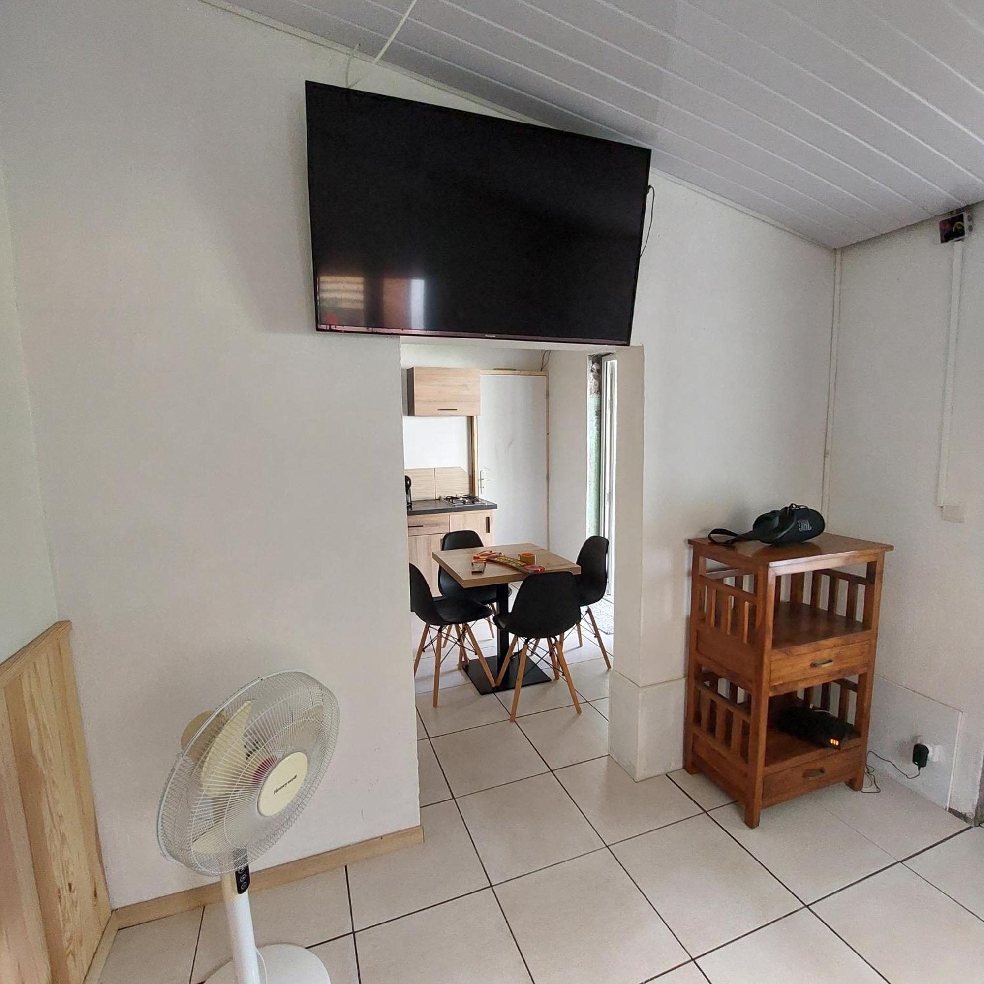 L Eden De L Est Villa Sainte-Rose Kamer foto